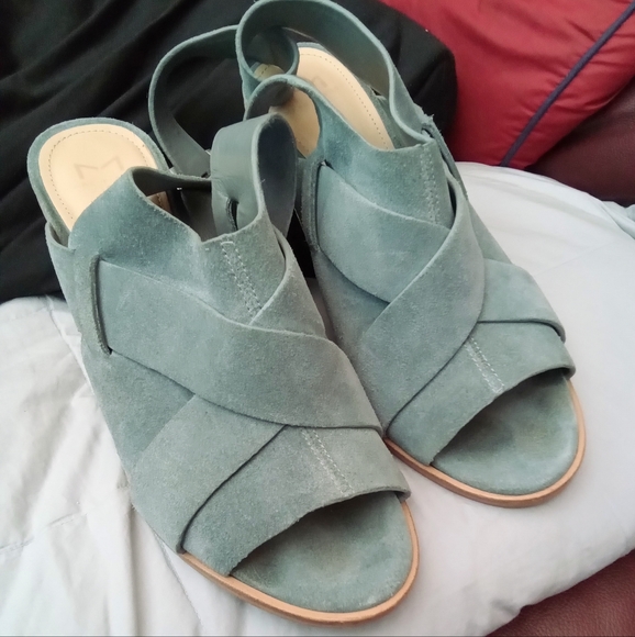 Marc Fisher Sandals 8.5M Leather Suede Ankle Strap Peep Toe Stacked Heel - Picture 9 of 11